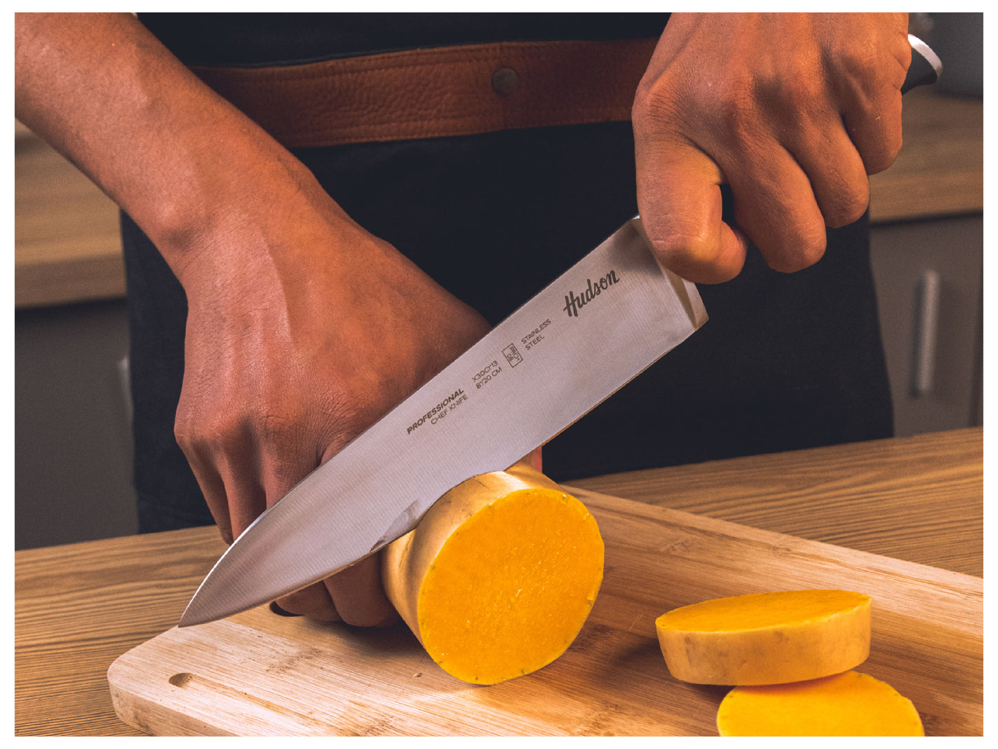 Stainless Steel Riveted Handle Pro Chef 18cm Knife for Kitchen